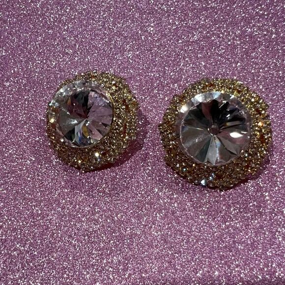 Vintage rhinestone and gold clip on earrings - Picture 1 of 6